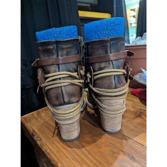 Sz 9 Freebird by Steven Carter in Cognac - Picture 4 of 8